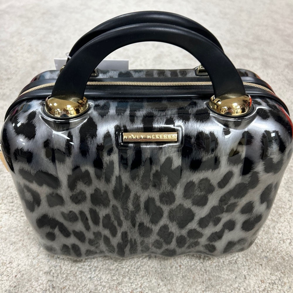 Marcy McKenna 2-in-1 Essential Milan hardside beauty case Onyx Leopard